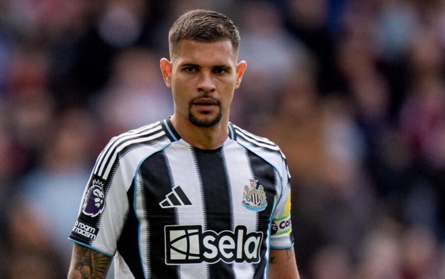 Transfer: Bruno Guimaraes to travel for Arsenal medicals