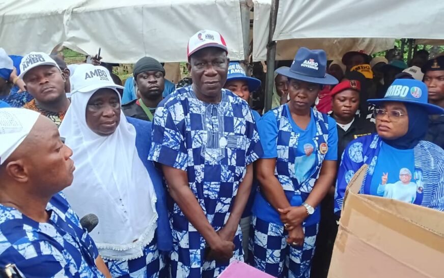 Osun 2026: Oyebamiji’s Wife Commissions Solar Streetlight Project In Ede