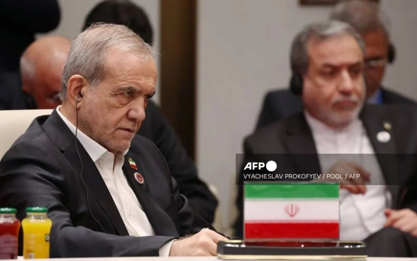 Iran president offers US olive branch before Putin meeting